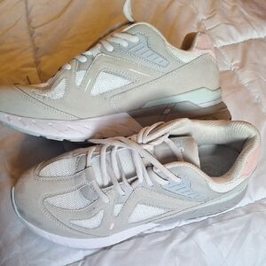 Chunky Cream and Gray Sneakers with Mixed Material Design